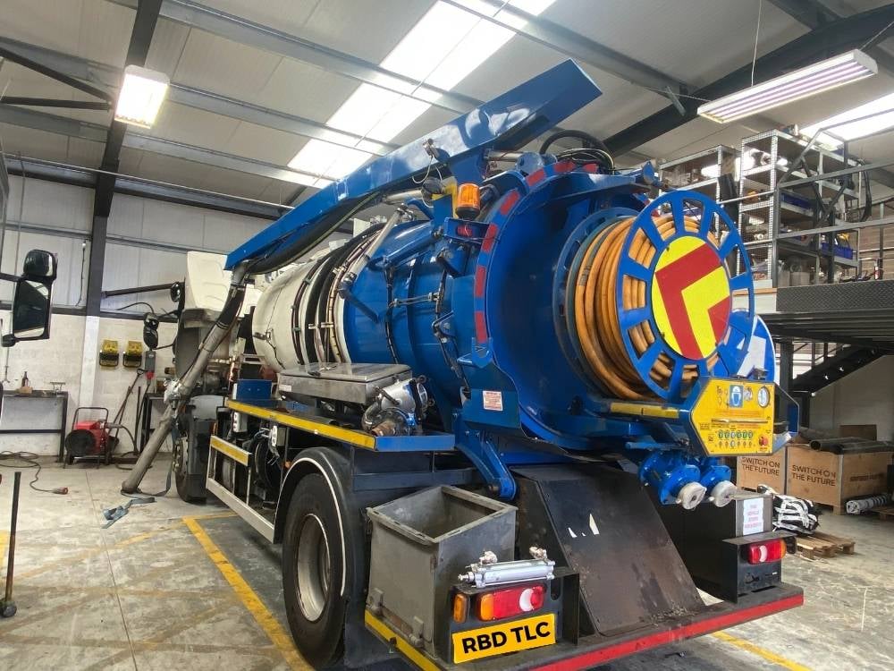 Refuse Body Doctors Team Working on Combi Sewer Cleaner
